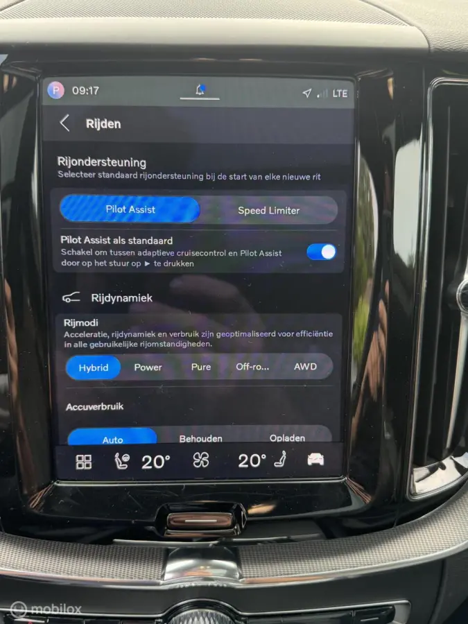 2.0 T6 Plug-in hybrid AWD Plus Dark