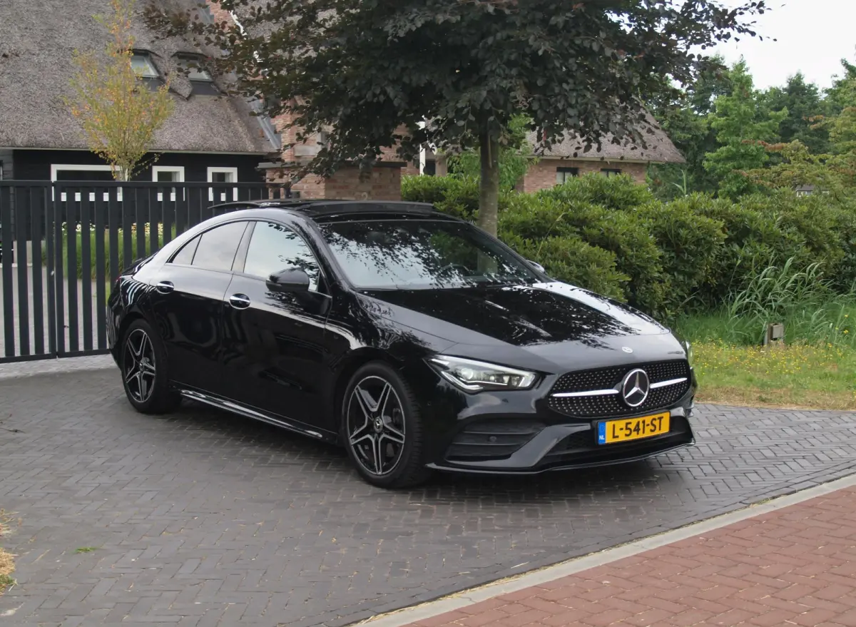 200 Business Solution AMG | Panoramadak | Burmester | Camera | Apple Carplay | Sfeerverlichting |