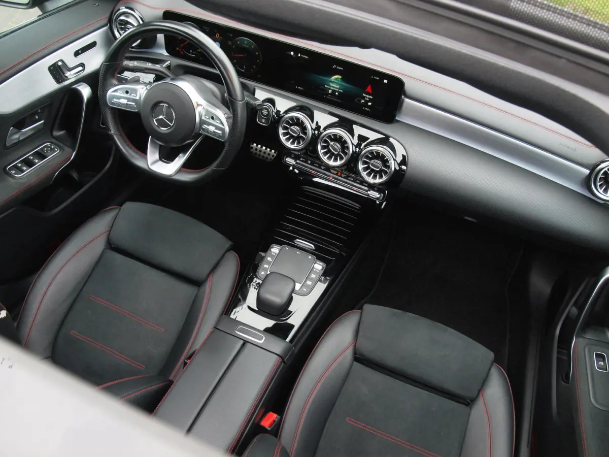 200 Business Solution AMG | Panoramadak | Burmester | Camera | Apple Carplay | Sfeerverlichting |