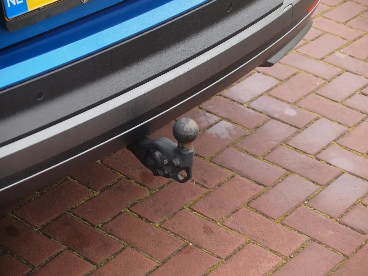 80 First Edition | Camera | Trekhaak | Leer | Warmtepomp | Sfeerverlichting | Apple Carplay |