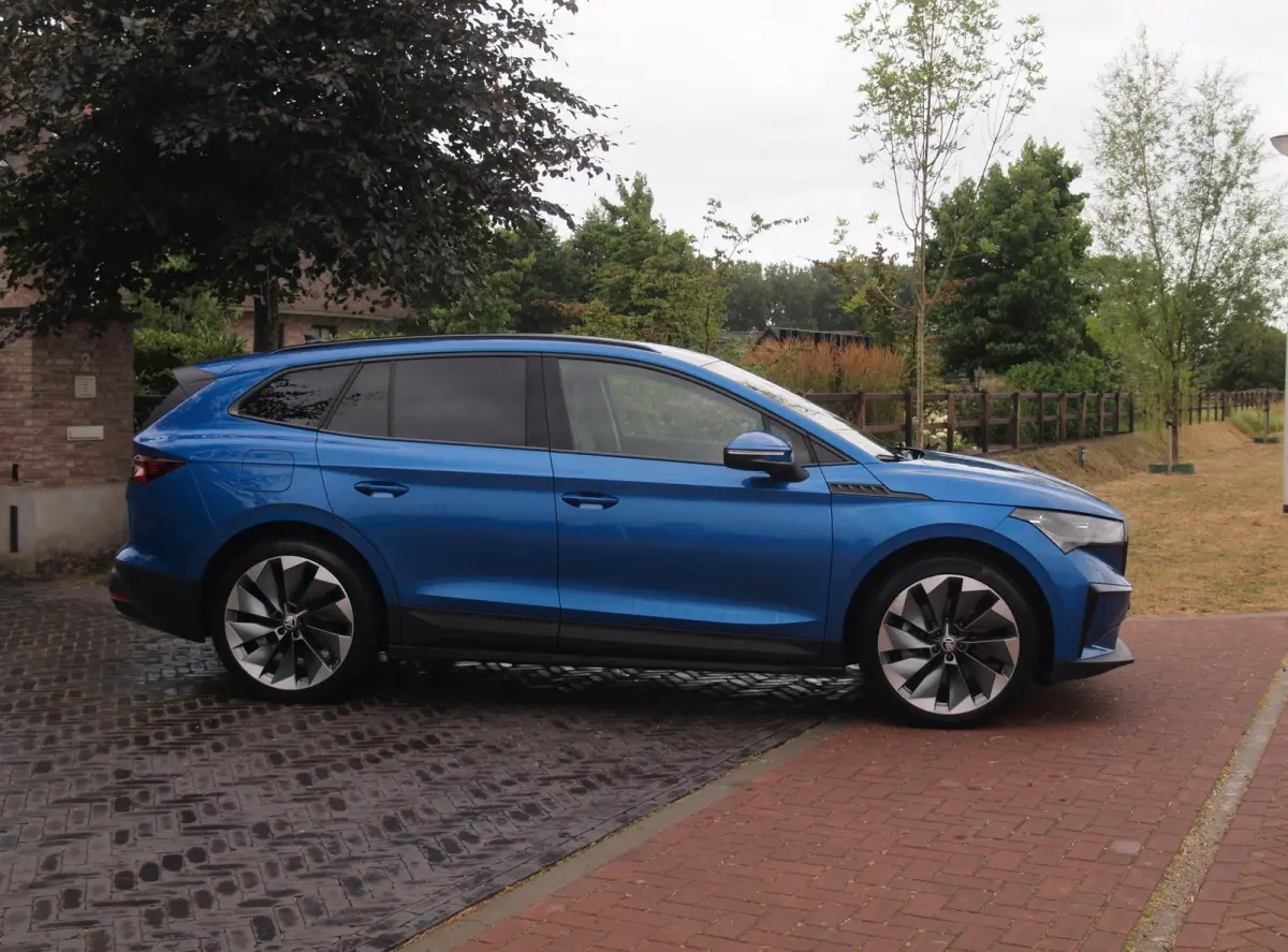 80 First Edition | Camera | Trekhaak | Leer | Warmtepomp | Sfeerverlichting | Apple Carplay |