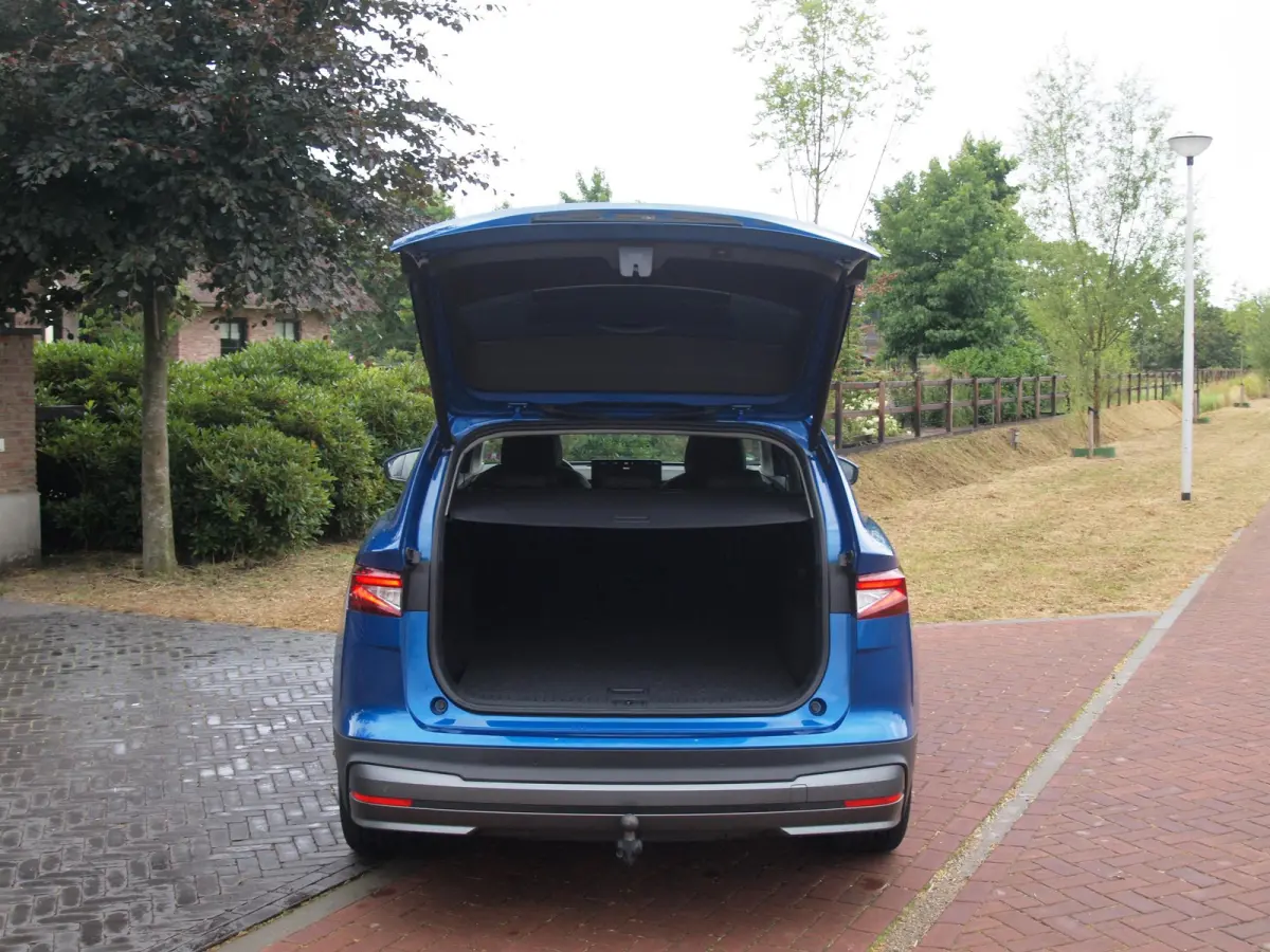 80 First Edition | Camera | Trekhaak | Leer | Warmtepomp | Sfeerverlichting | Apple Carplay |