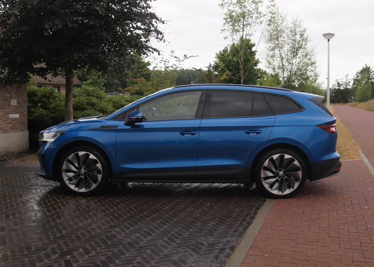 80 First Edition | Camera | Trekhaak | Leer | Warmtepomp | Sfeerverlichting | Apple Carplay |