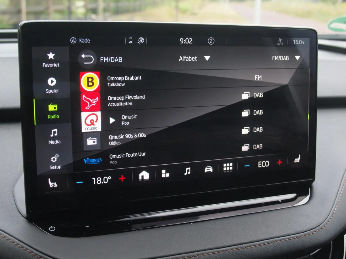 80 First Edition | Camera | Trekhaak | Leer | Warmtepomp | Sfeerverlichting | Apple Carplay |