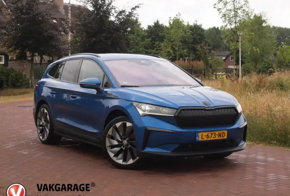 80 First Edition | Camera | Trekhaak | Leer | Warmtepomp | Sfeerverlichting | Apple Carplay |