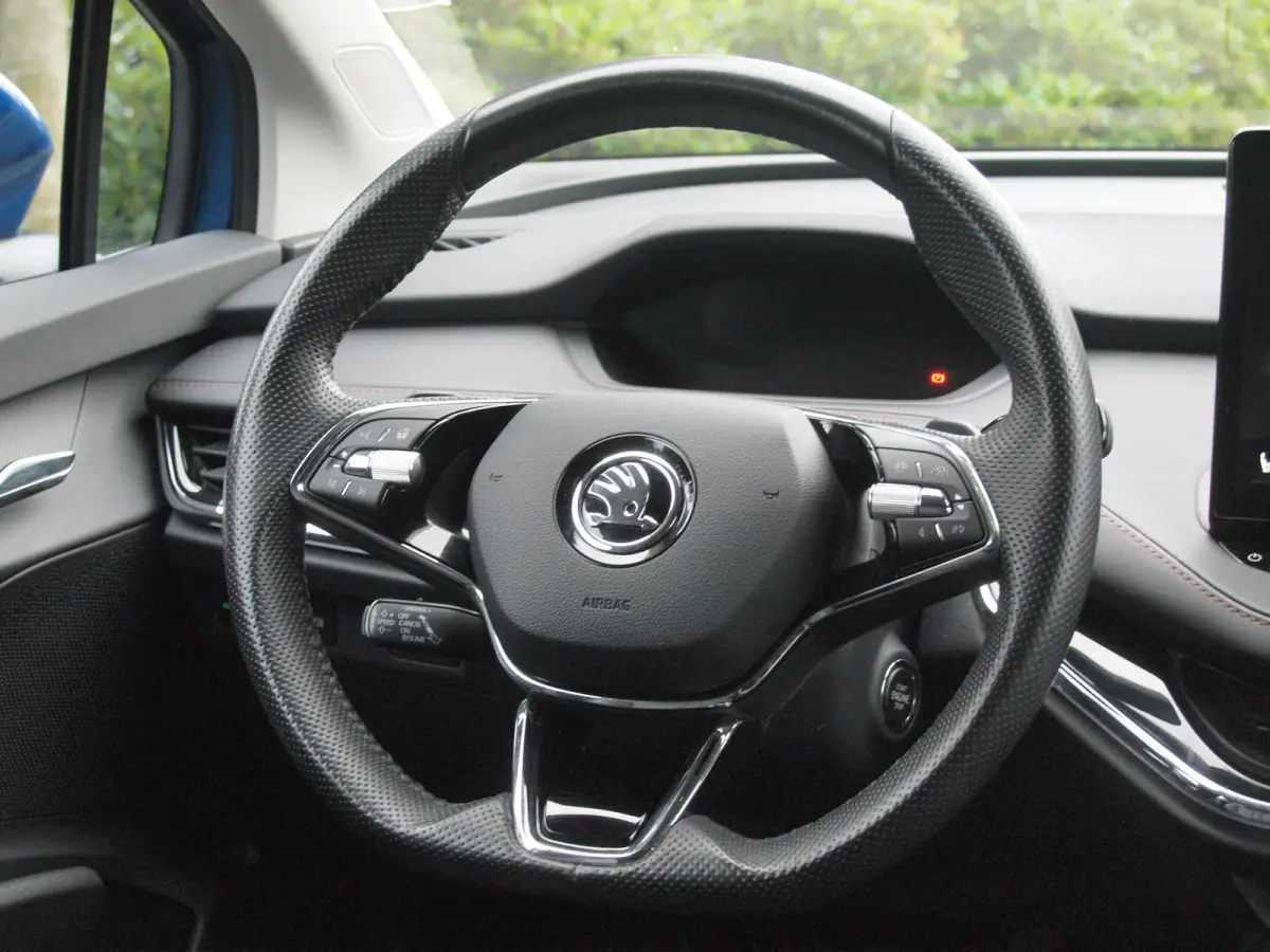 80 First Edition | Camera | Trekhaak | Leer | Warmtepomp | Sfeerverlichting | Apple Carplay |