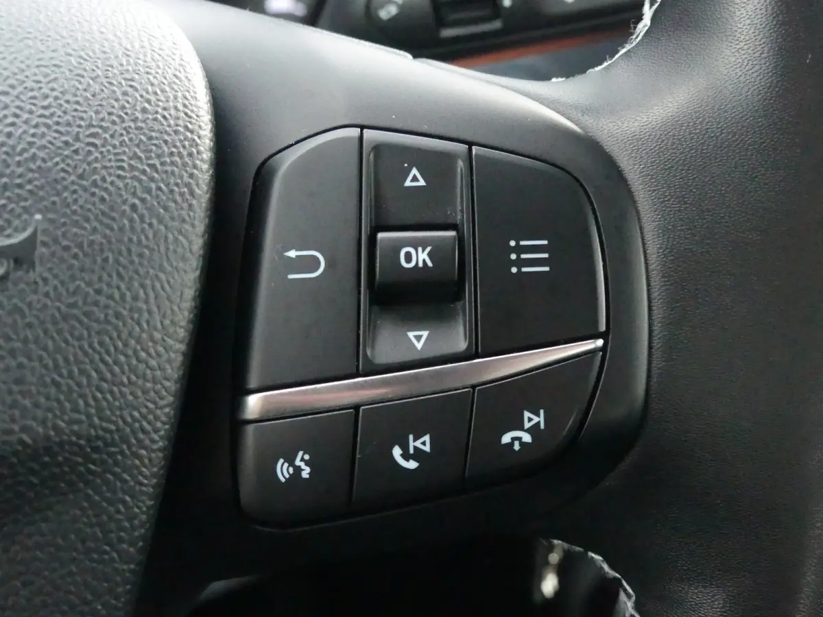 | NL-AUTO! | 1E EIGENAAR! | TREKHAAK | WINTERPACK | B&O AUDIO | DEALER OH! | CLIMATE CONTROL | NAVI | PARK SENS