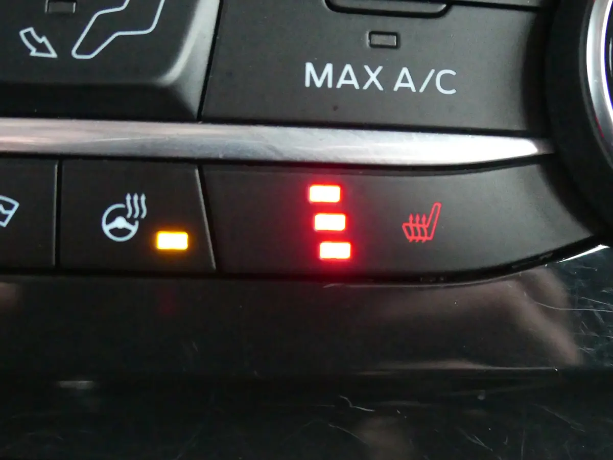 | NL-AUTO! | 1E EIGENAAR! | TREKHAAK | WINTERPACK | B&O AUDIO | DEALER OH! | CLIMATE CONTROL | NAVI | PARK SENS