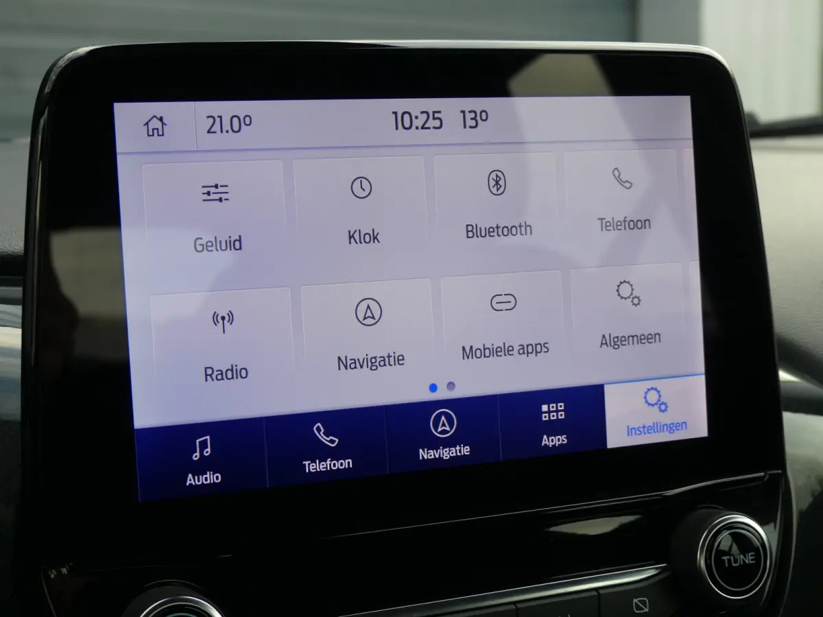 | NL-AUTO! | 1E EIGENAAR! | TREKHAAK | WINTERPACK | B&O AUDIO | DEALER OH! | CLIMATE CONTROL | NAVI | PARK SENS