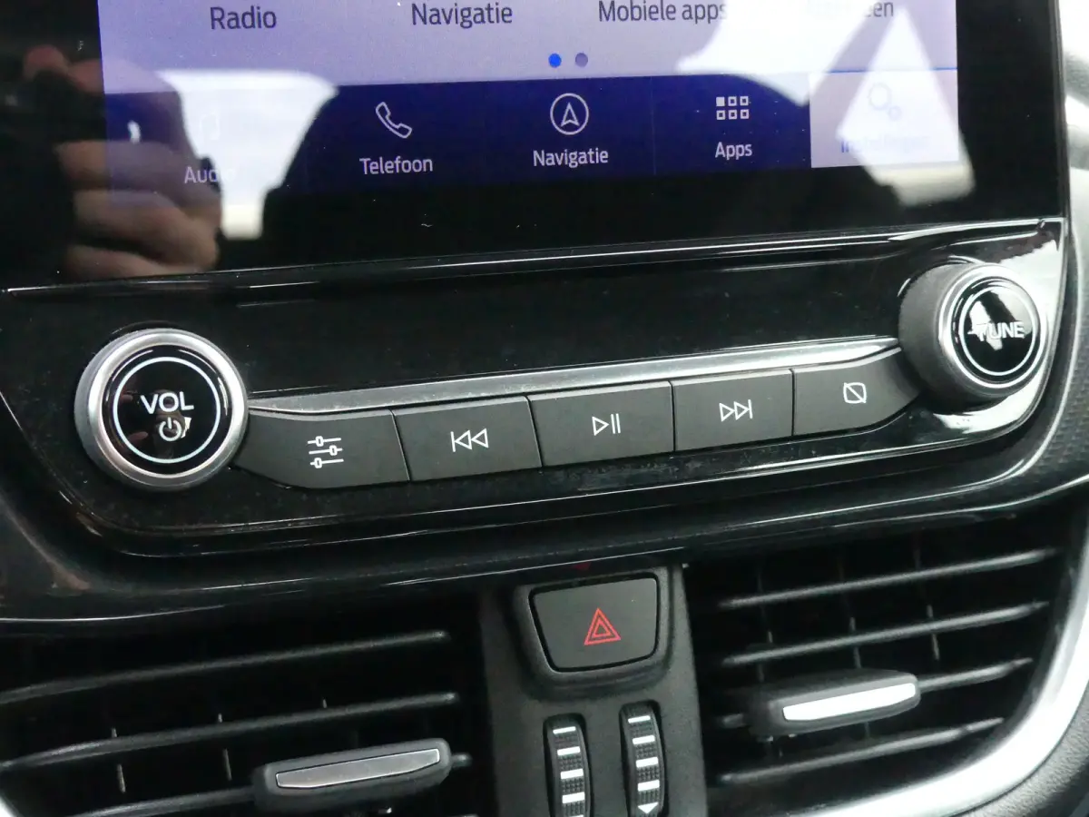 | NL-AUTO! | 1E EIGENAAR! | TREKHAAK | WINTERPACK | B&O AUDIO | DEALER OH! | CLIMATE CONTROL | NAVI | PARK SENS