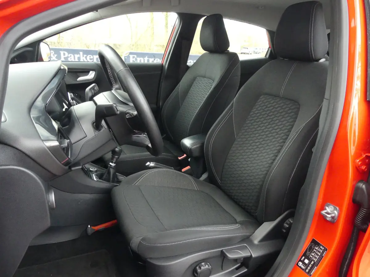| NL-AUTO! | 1E EIGENAAR! | TREKHAAK | WINTERPACK | B&O AUDIO | DEALER OH! | CLIMATE CONTROL | NAVI | PARK SENS