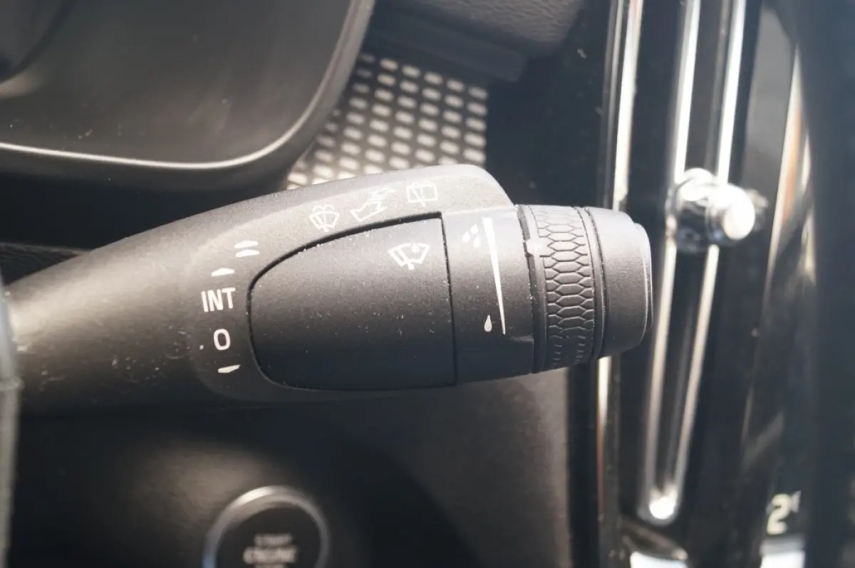 1.5 T4 R-Design -NAVI-ECC-CAM-LED-