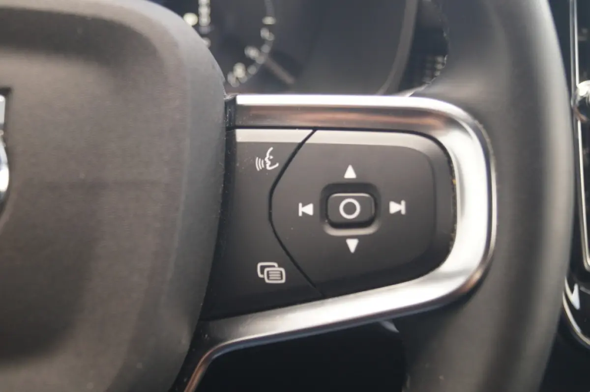 1.5 T4 R-Design -NAVI-ECC-CAM-LED-
