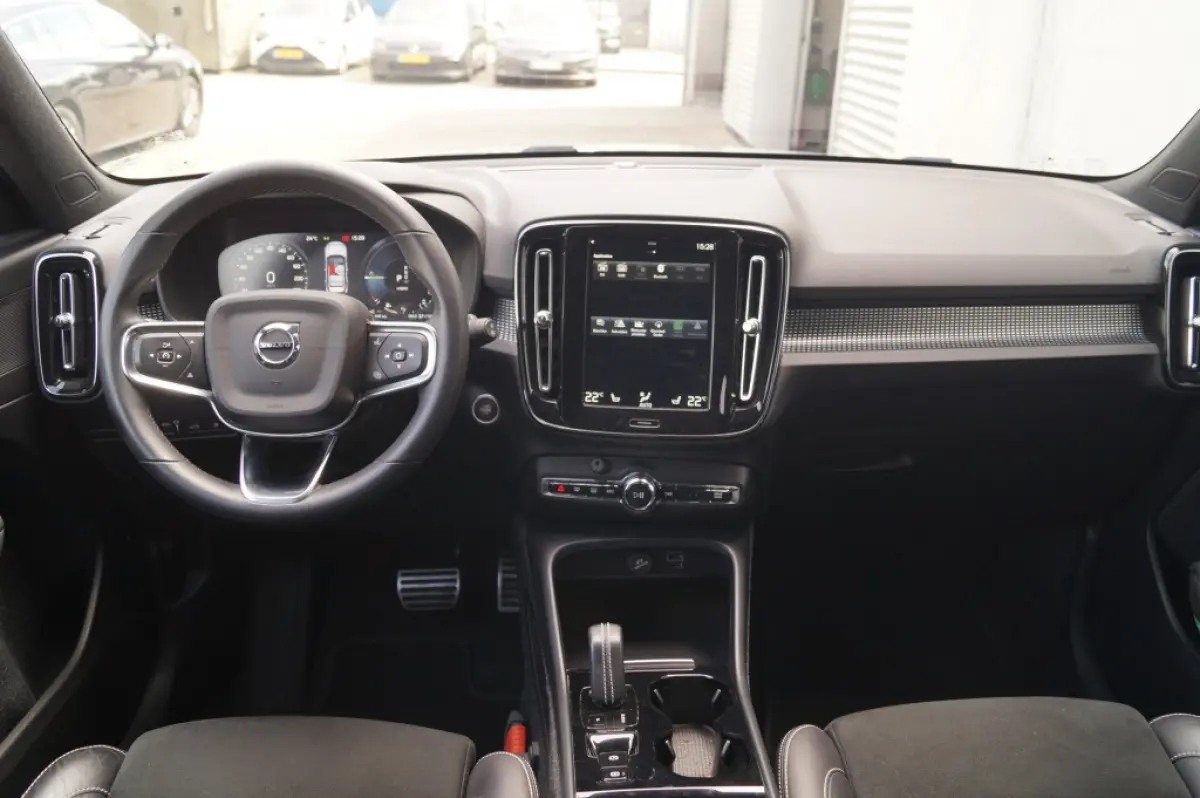 1.5 T4 R-Design -NAVI-ECC-CAM-LED-