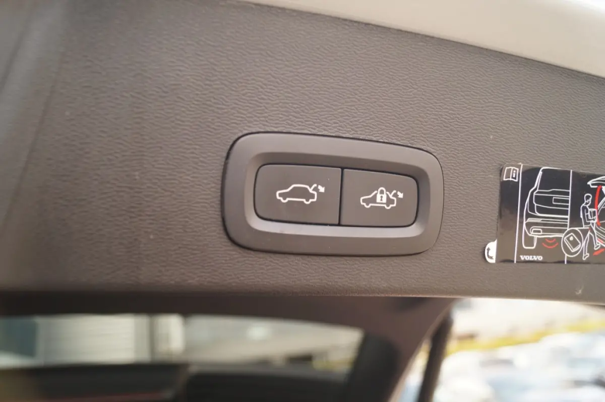 1.5 T4 R-Design -NAVI-ECC-CAM-LED-