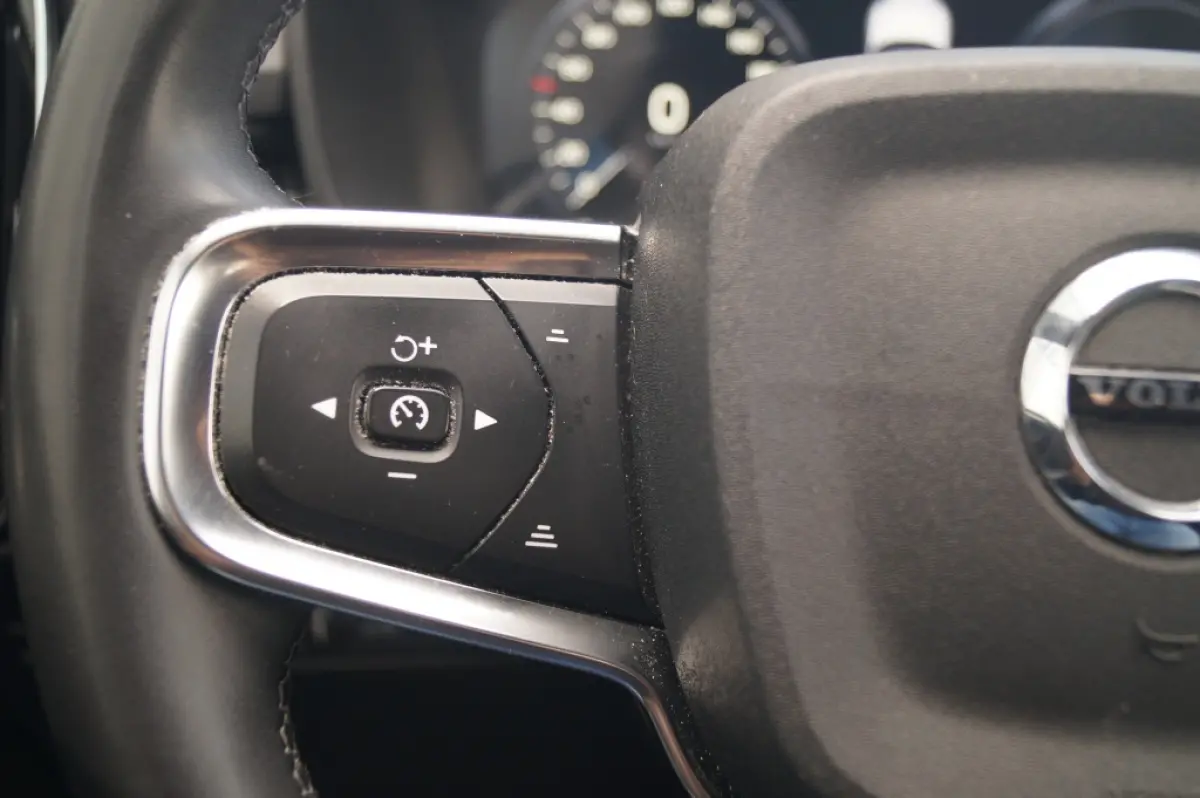 1.5 T4 R-Design -NAVI-ECC-CAM-LED-