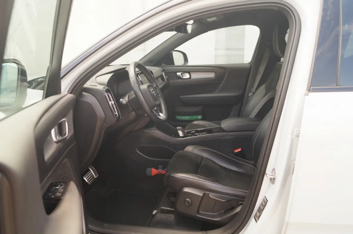 1.5 T4 R-Design -NAVI-ECC-CAM-LED-