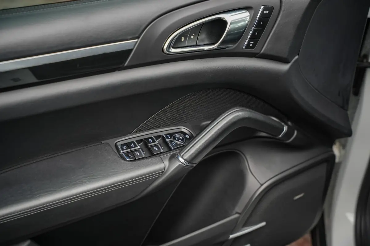 3.0 D BOSE Memory Schuifdak Luchtvering Cruise Leer Stuurverw.