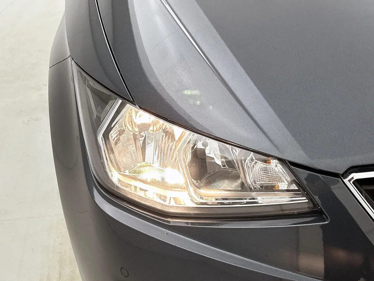 1.0 TSI FR Business Intense 116 PK | Navigatie | Climate Control | Apple Carplay | Stoelverwarming | Achteruitrijcamera | Parkeersensoren | Panoramadak |