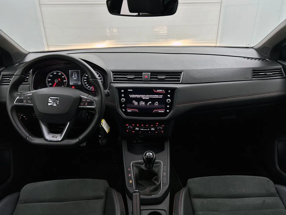 1.0 TSI FR Business Intense 116 PK | Navigatie | Climate Control | Apple Carplay | Stoelverwarming | Achteruitrijcamera | Parkeersensoren | Panoramadak |