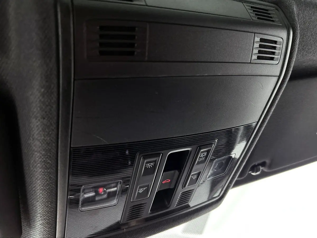 1.0 TSI FR Business Intense 116 PK | Navigatie | Climate Control | Apple Carplay | Stoelverwarming | Achteruitrijcamera | Parkeersensoren | Panoramadak |