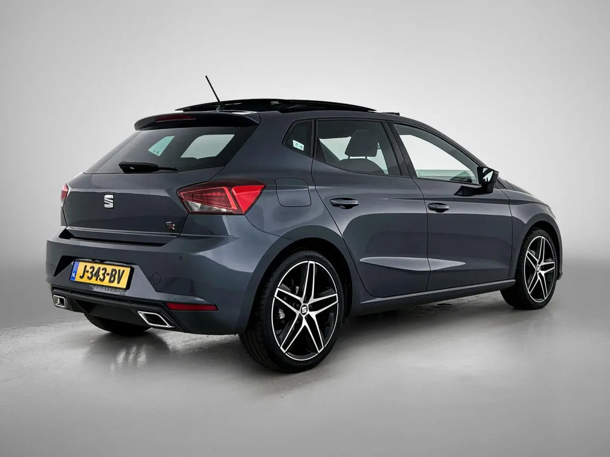 1.0 TSI FR Business Intense 116 PK | Navigatie | Climate Control | Apple Carplay | Stoelverwarming | Achteruitrijcamera | Parkeersensoren | Panoramadak |