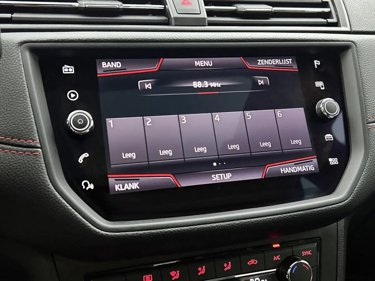 1.0 TSI FR Business Intense 116 PK | Navigatie | Climate Control | Apple Carplay | Stoelverwarming | Achteruitrijcamera | Parkeersensoren | Panoramadak |