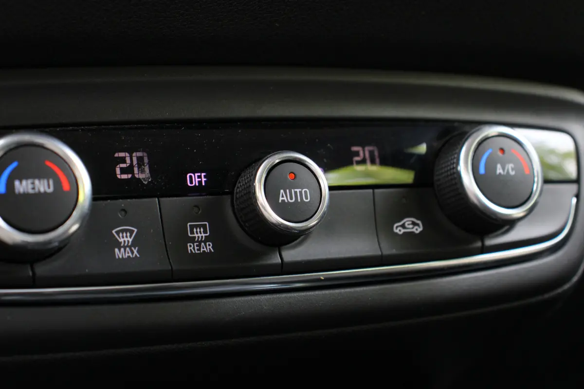 1.2 Turbo 110pk Innovation | NL-AUTO! | 1E EIGENAAR! | CRUISE | PARK SENS | APPLE CARPLAY/ANDROID AUTO | LED | CLIMA