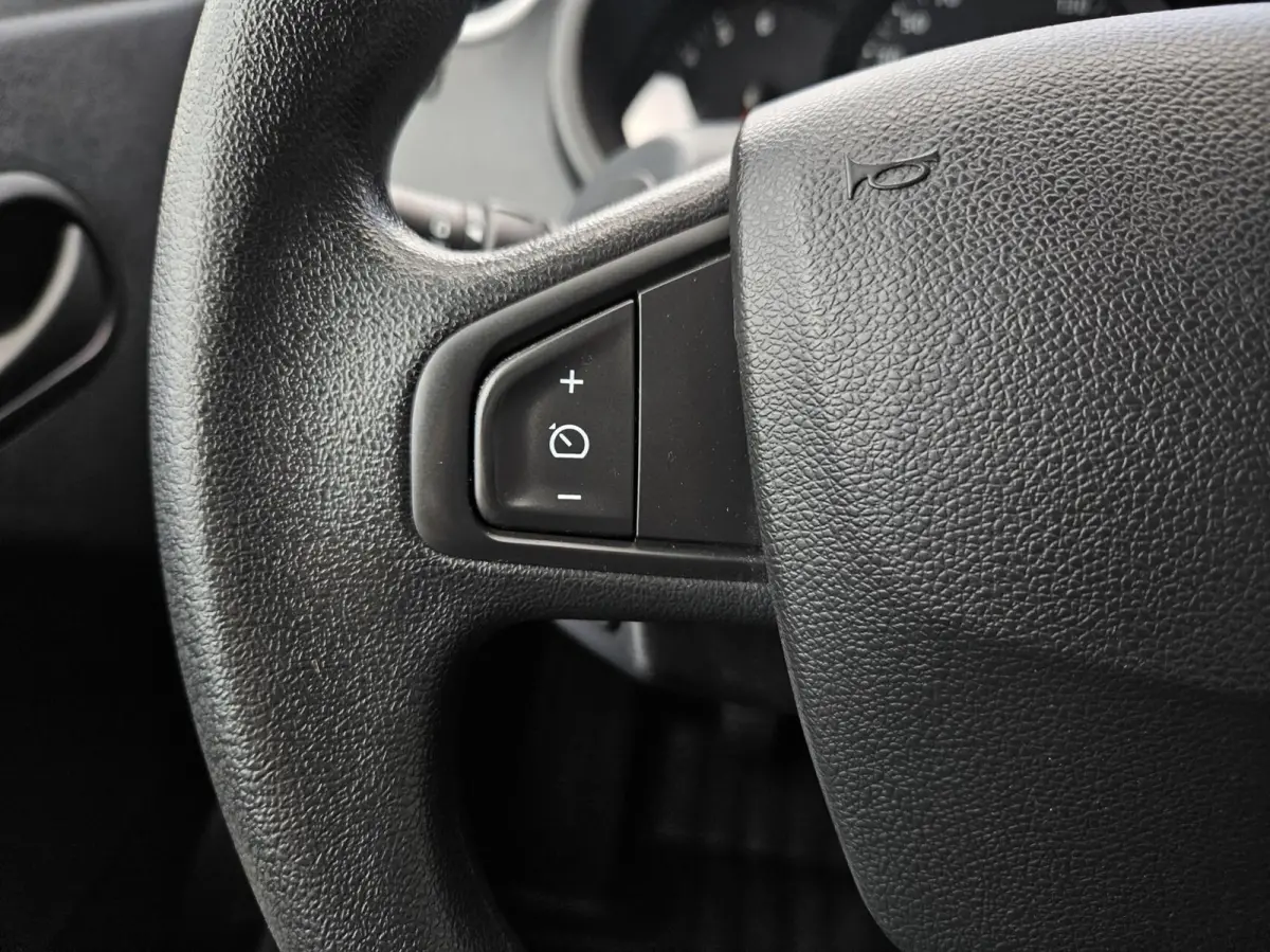 1.5 Blue dCi Airco Cruise Navi Trekh