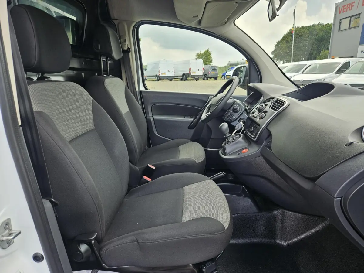 1.5 Blue dCi Airco Cruise Navi Trekh