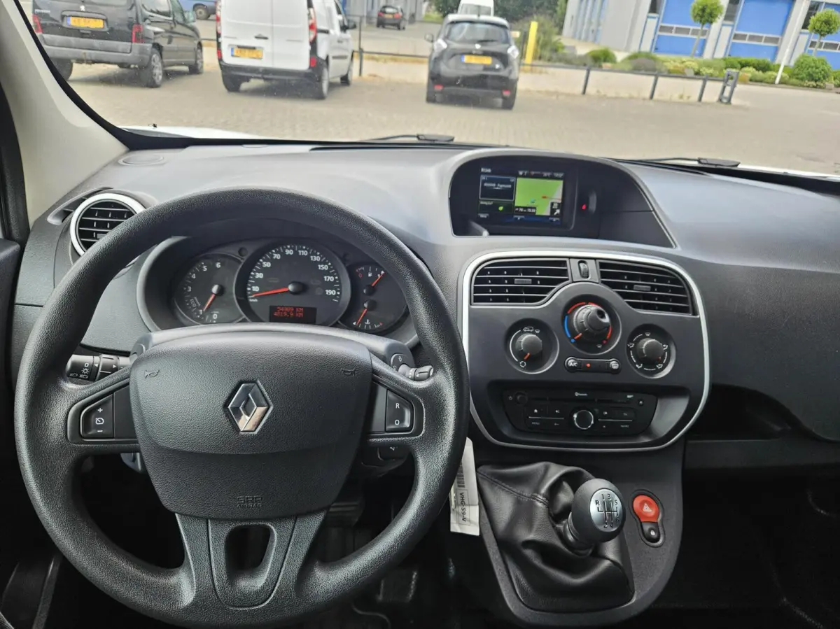 1.5 Blue dCi Airco Cruise Navi Trekh