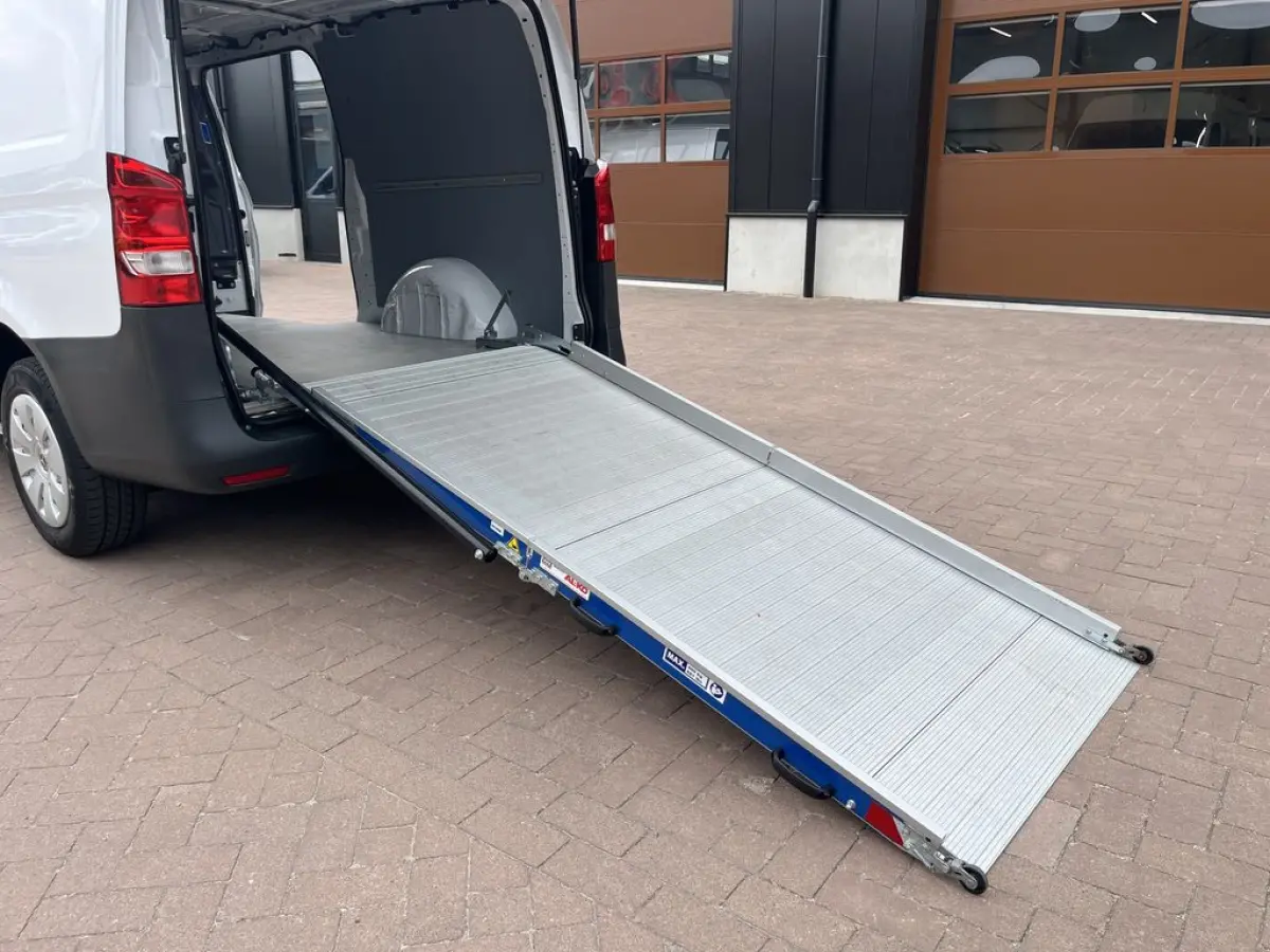 110 CDI 102 pk E6 XL Extra Lang 3p Lease €253 p/m, Airco,  Apple Carplay/Android Auto, Camera, laadbrug,  onderhoudshistorie aanwezig