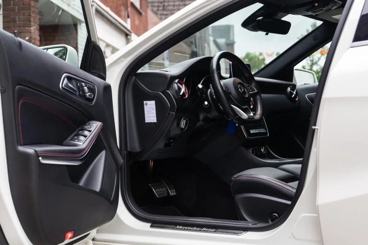250 AMG 4MATIC Pano / Memory / Camera