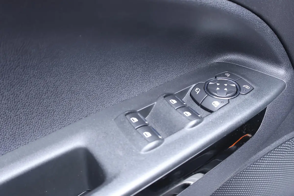 1.0 EcoBoost Titanium | Automaat | B&O | Half Leder | Dodehoek | Winterpack | Cruise Control | Dealer Onderhouden! |