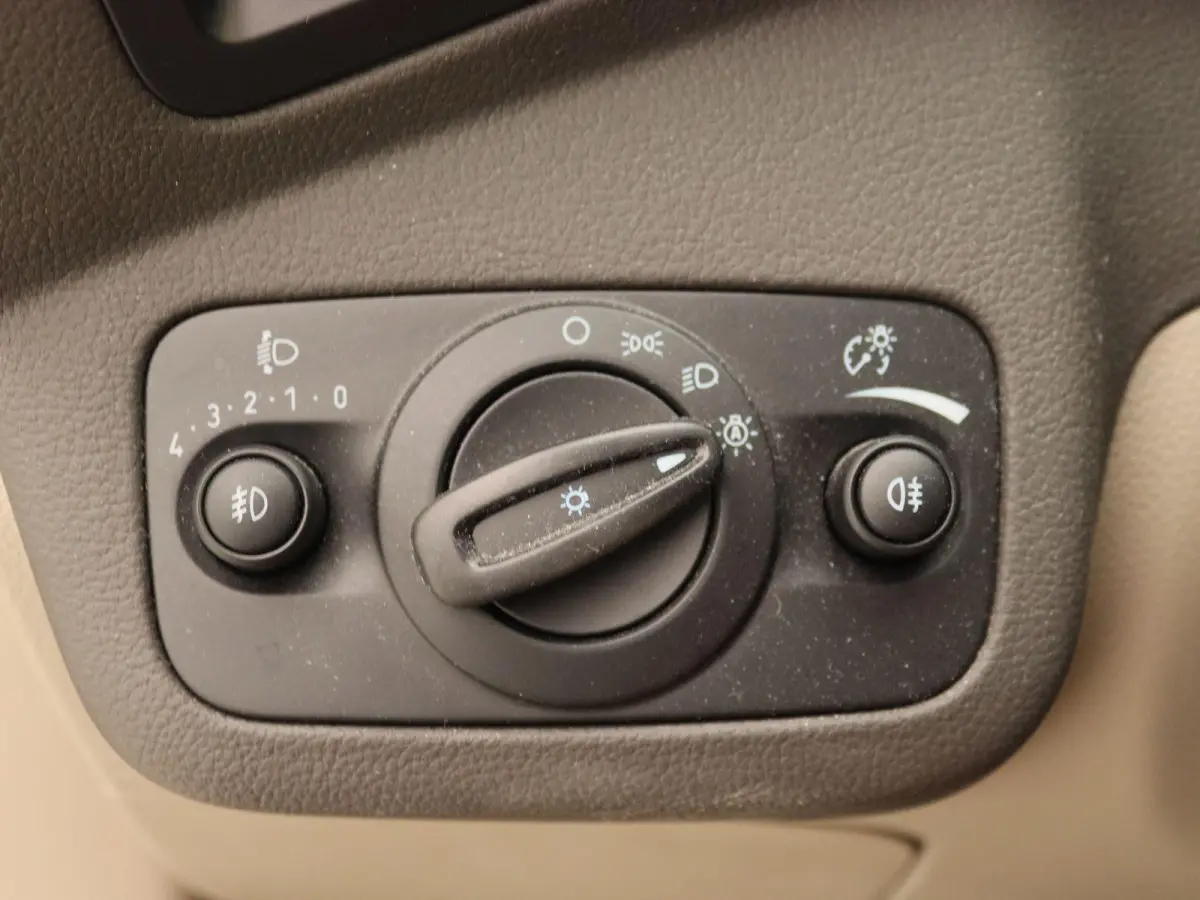 1.5 Titanium | Navigatie | Camera | Airco | Elektrische Achterklep | Cruise Control |