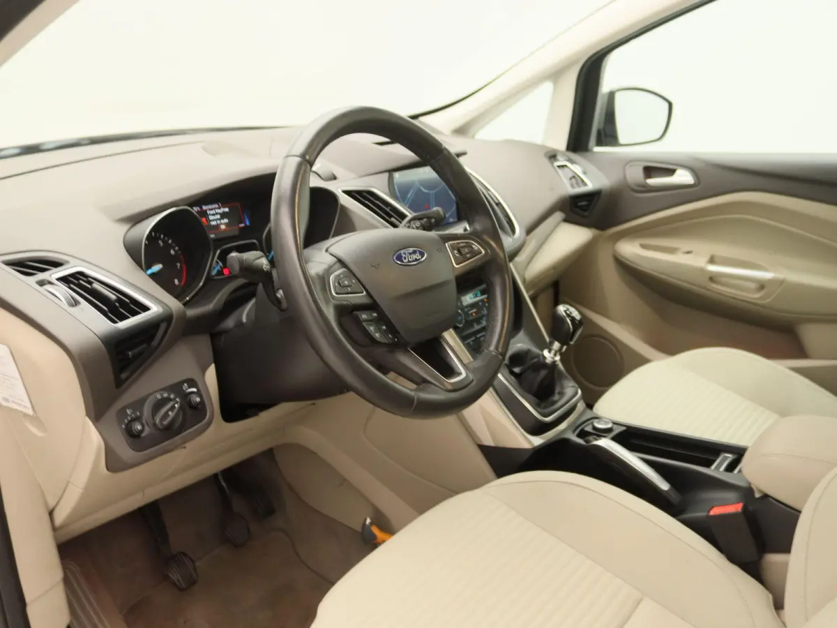 1.5 Titanium | Navigatie | Camera | Airco | Elektrische Achterklep | Cruise Control |