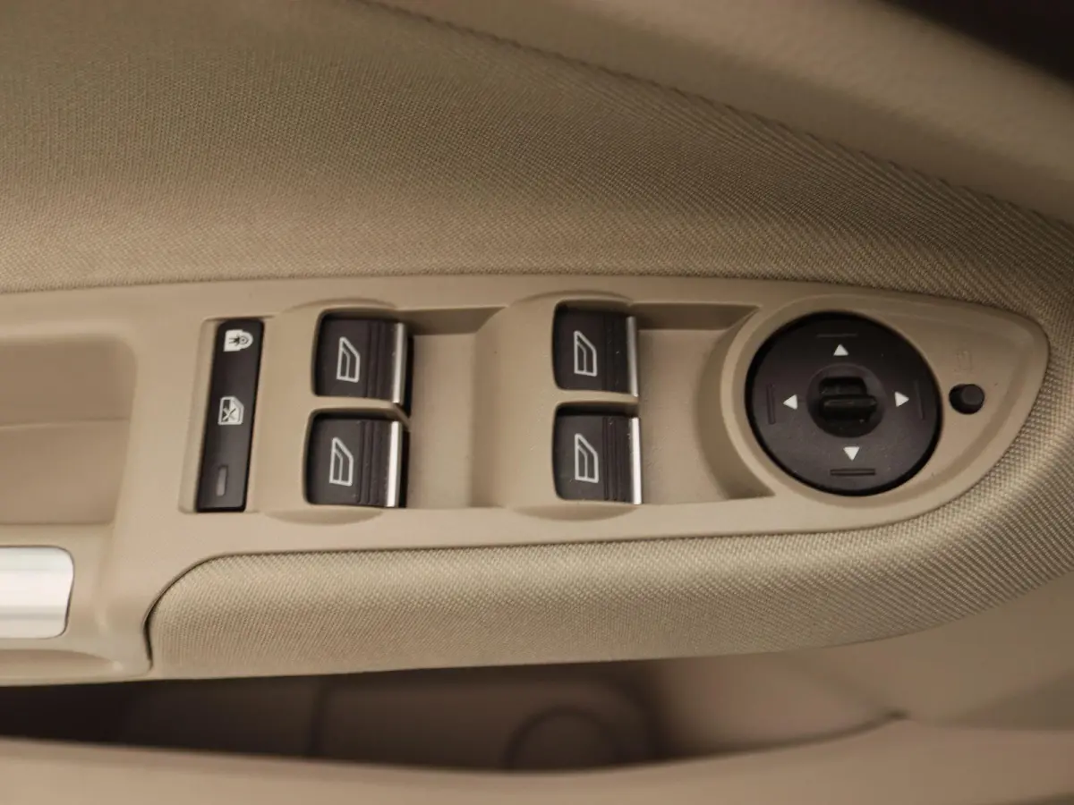 1.5 Titanium | Navigatie | Camera | Airco | Elektrische Achterklep | Cruise Control |