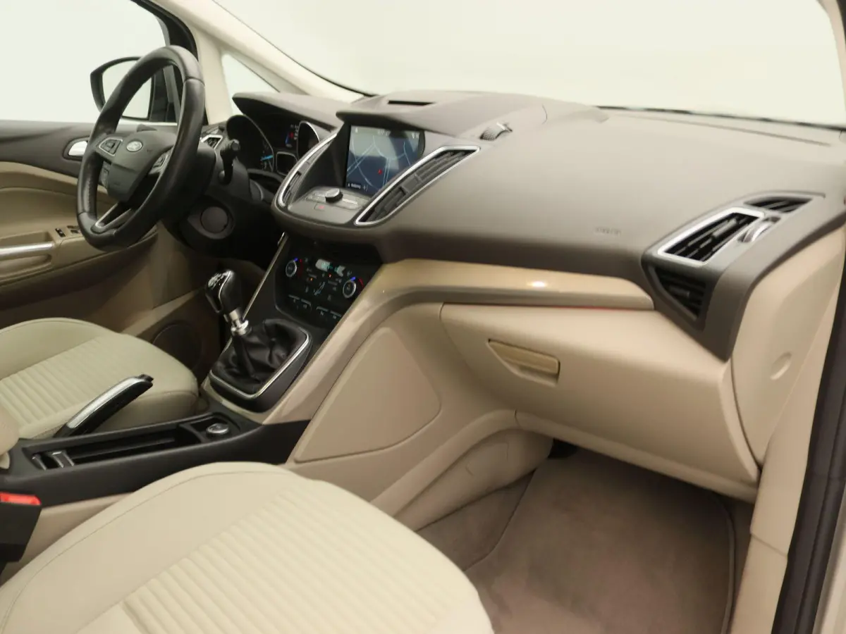 1.5 Titanium | Navigatie | Camera | Airco | Elektrische Achterklep | Cruise Control |
