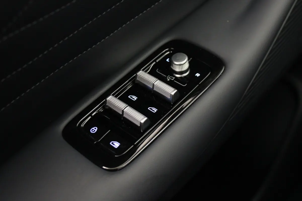 1.5 Pro |Plug in Hybrid|83km Elektrisch|