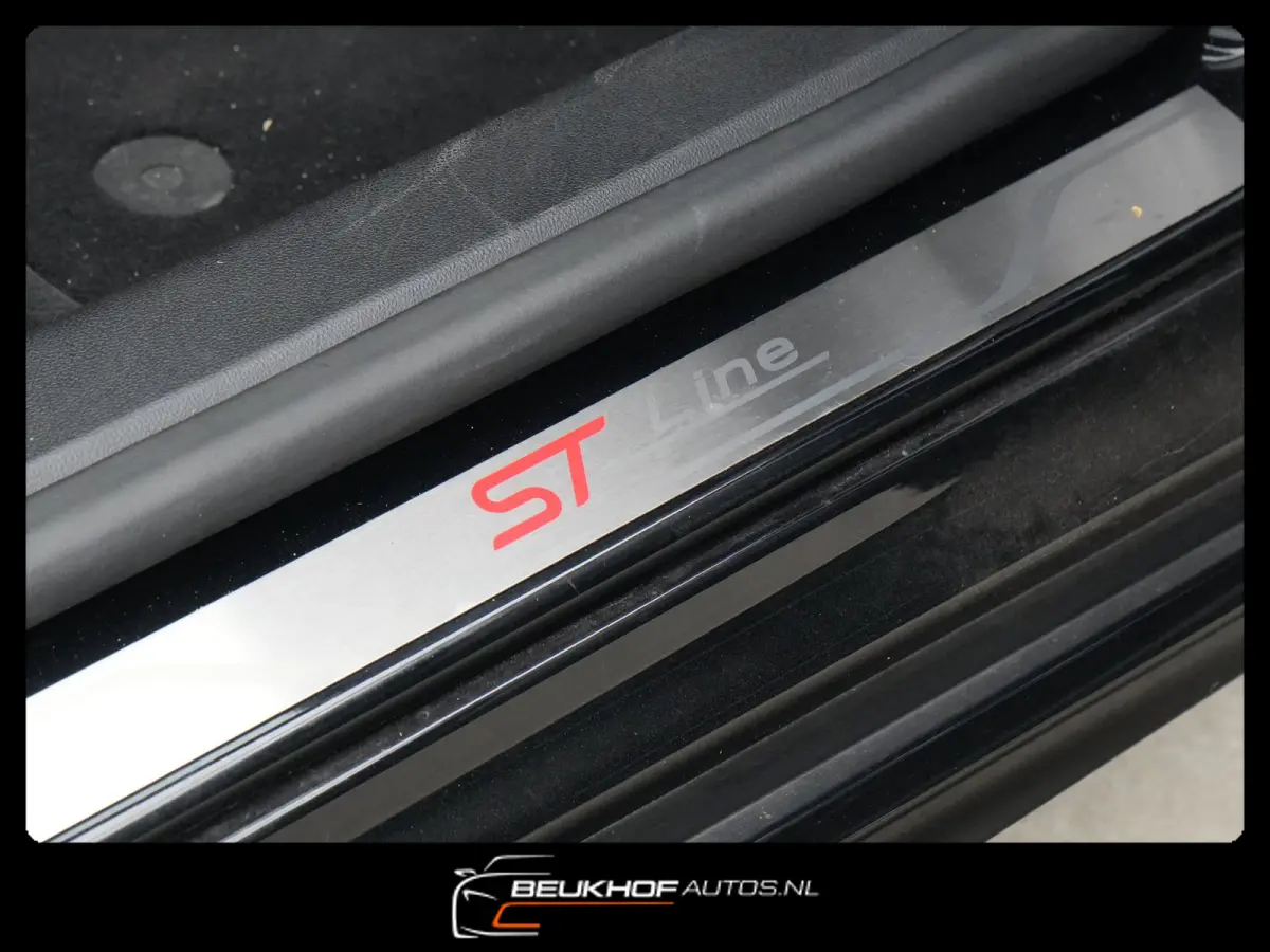 1.0 EcoBoost ST Line Business Carplay Navi