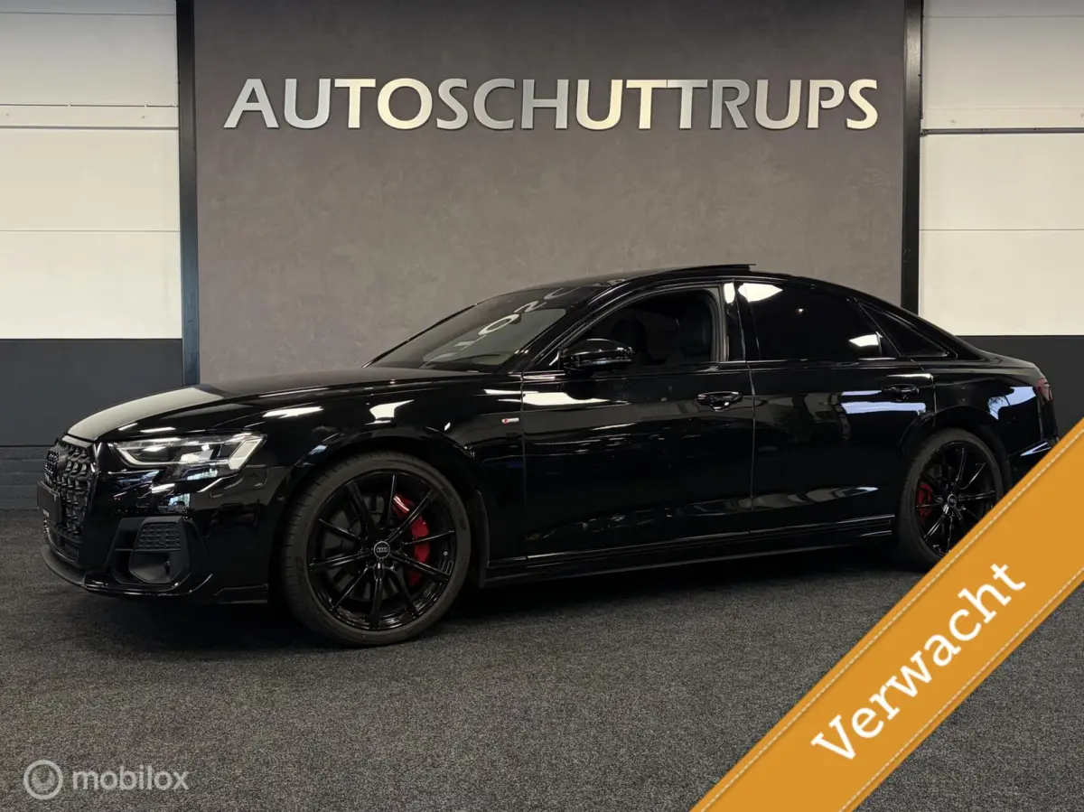 60 TFSI S-LINE V8 460 PK VERWACHT / 4WS / BLACK OPTIC+ / BOWERS & WILKINS / 21" / PANO / VALCONA / UNIEK IN NL! / STOELVERW. / STOELKOELING /