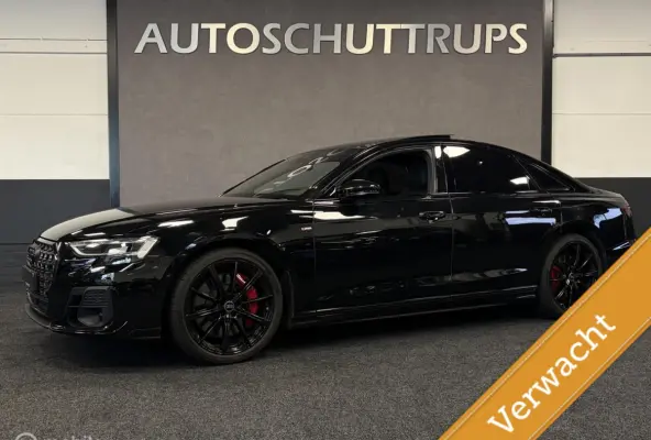 60 TFSI S-LINE V8 460 PK VERWACHT / 4WS / BLACK OPTIC+ / BOWERS & WILKINS / 21" / PANO / VALCONA / UNIEK IN NL! / STOELVERW. / STOELKOELING /