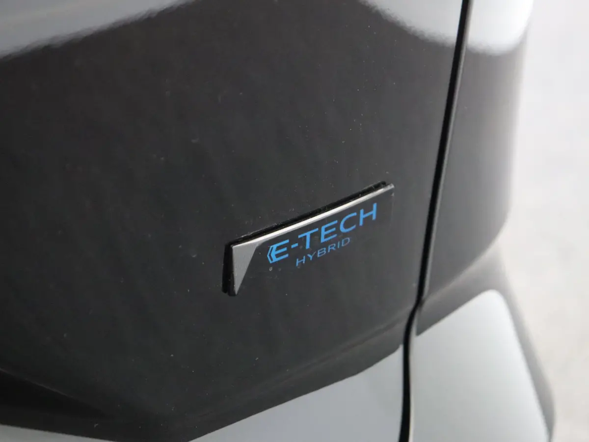 E-Tech full hybrid 200pk esprit Alpine | Vijf jaar garantie | Stoel- en stuurwielverwarming | Elek. bedienbare achterklep |