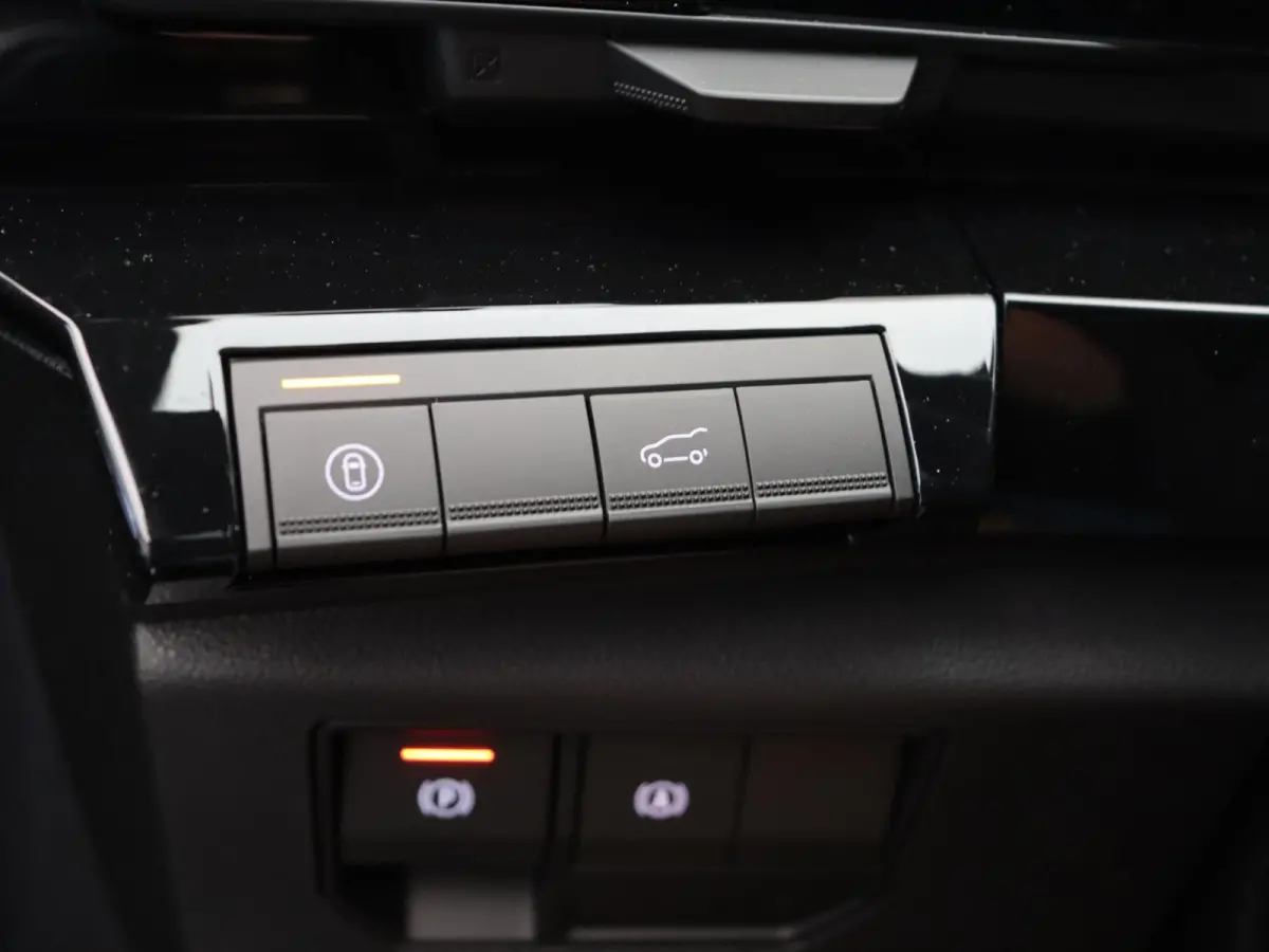 E-Tech full hybrid 200pk esprit Alpine | Vijf jaar garantie | Stoel- en stuurwielverwarming | Elek. bedienbare achterklep |