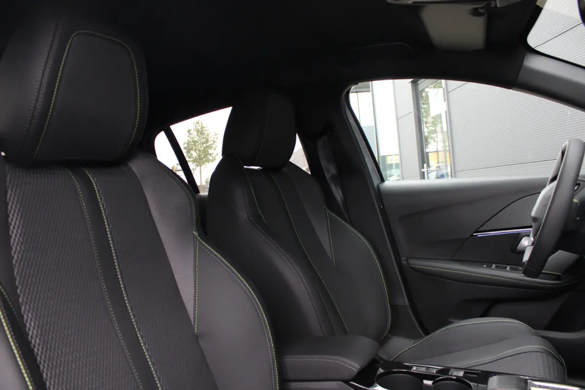 1.2 Hybrid GT | 8 Jaar garantie | 360 camera | Keyless | Navigatie  | Apple carplay & Android auto |
