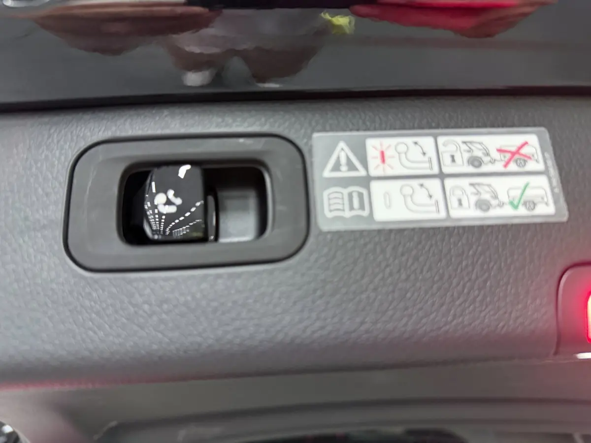 300 e AMG Line PANO/BURMESTER/H-UP/DAB/360CAM/STOEL-M+KOELING/SFEERVERL/V-COCKPIT///