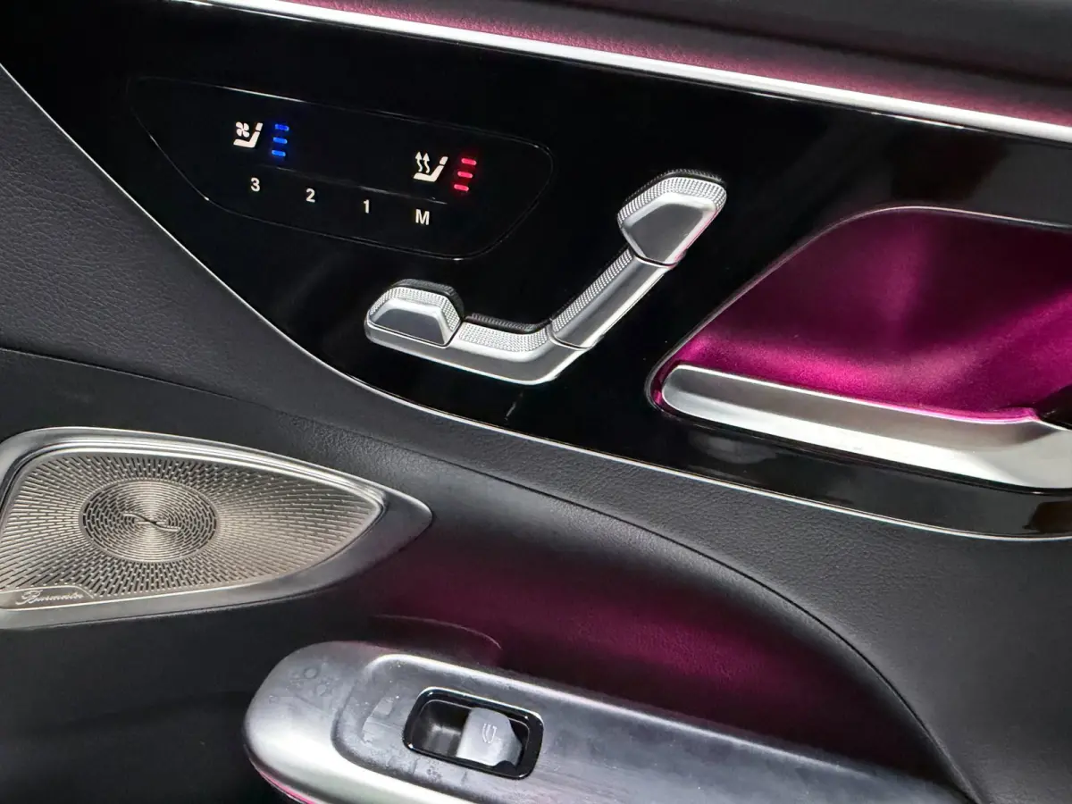 300 e AMG Line PANO/BURMESTER/H-UP/DAB/360CAM/STOEL-M+KOELING/SFEERVERL/V-COCKPIT///