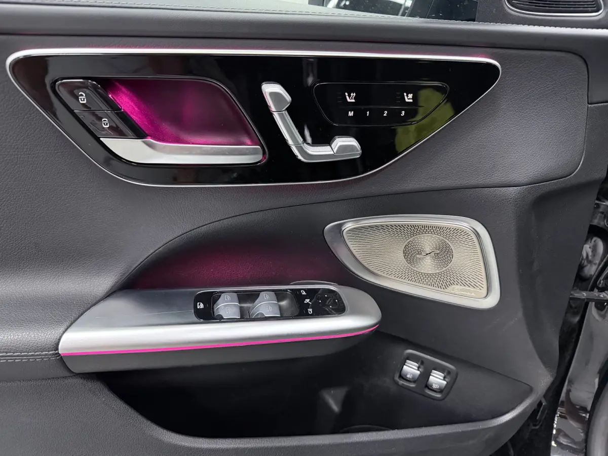 300 e AMG Line PANO/BURMESTER/H-UP/DAB/360CAM/STOEL-M+KOELING/SFEERVERL/V-COCKPIT///