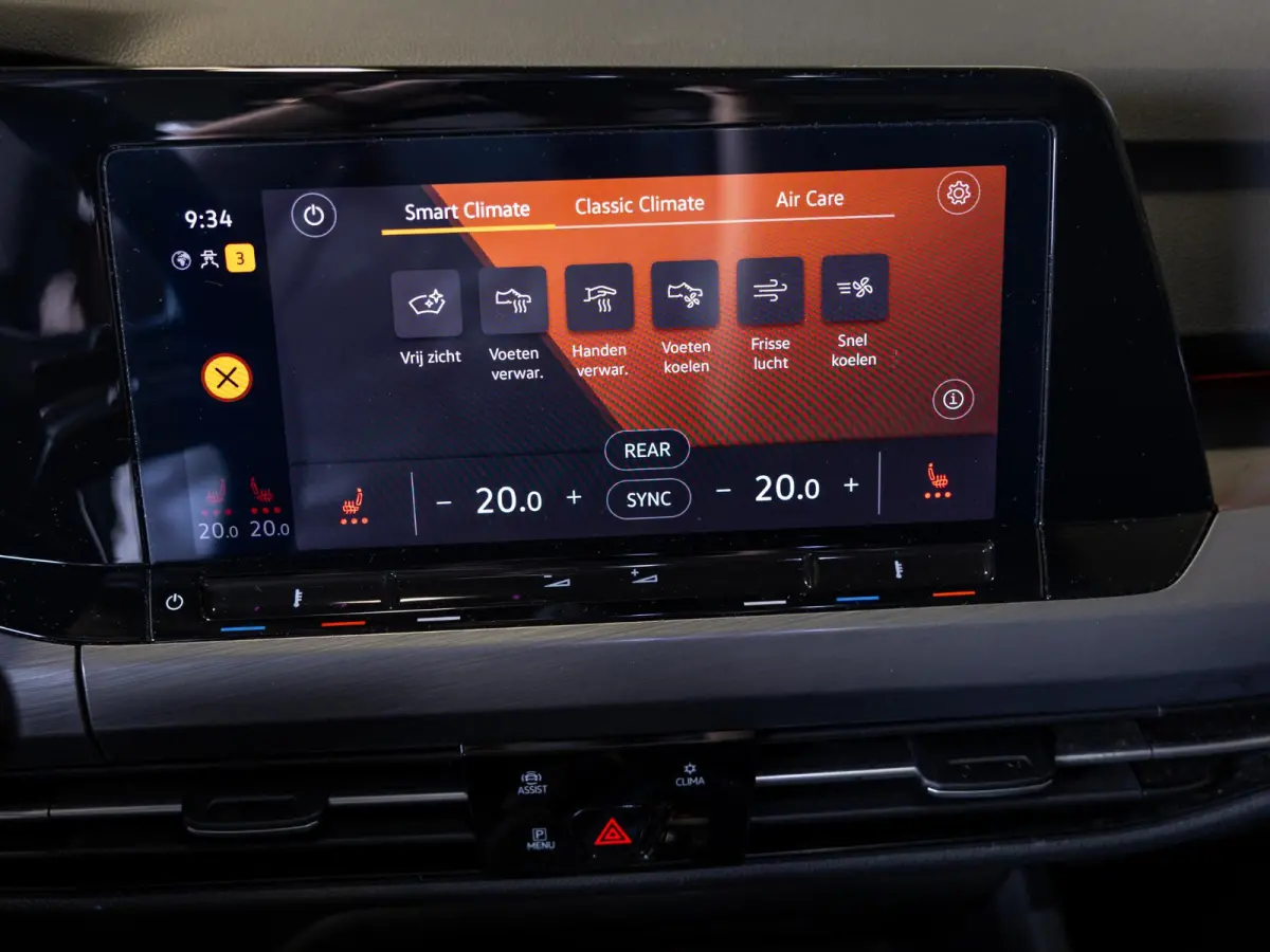 1.5 eTSI R-Line Business+ 150pk / Dodehoek detectie / Elektrisch verstelbare stoelen met geheugen / Achteruitrijcamera / Stoelverwarming / Apple carplay /