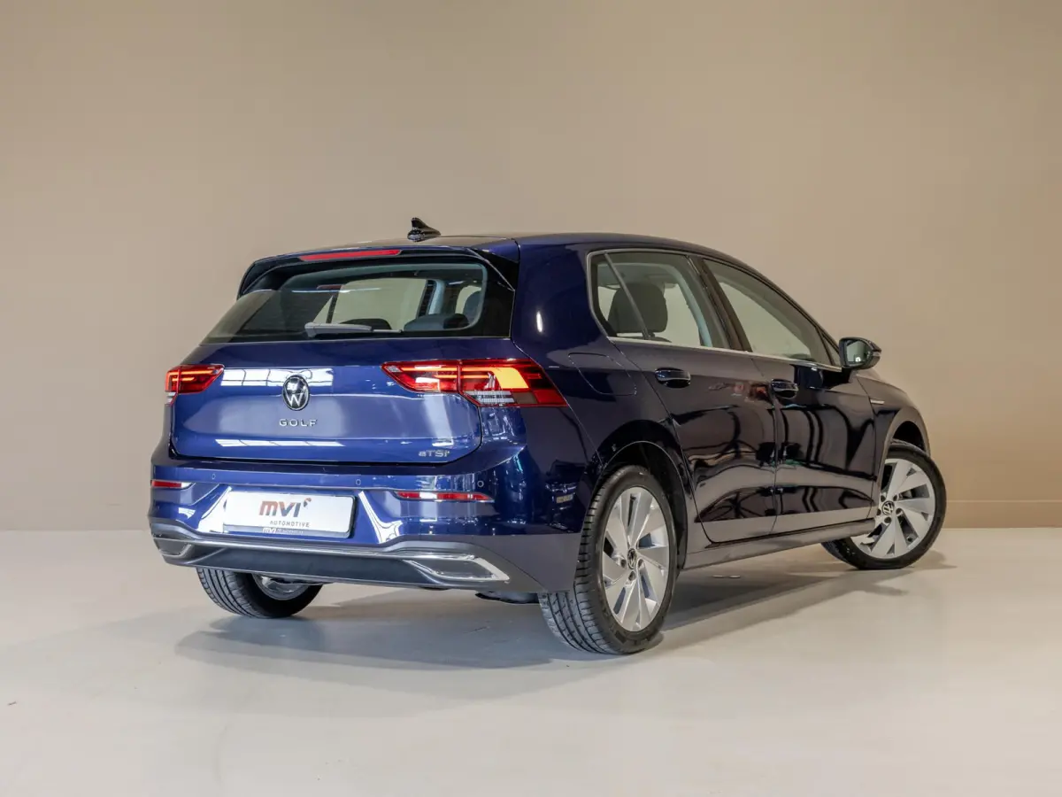 1.5 eTSI R-Line Business+ 150pk / Dodehoek detectie / Elektrisch verstelbare stoelen met geheugen / Achteruitrijcamera / Stoelverwarming / Apple carplay /